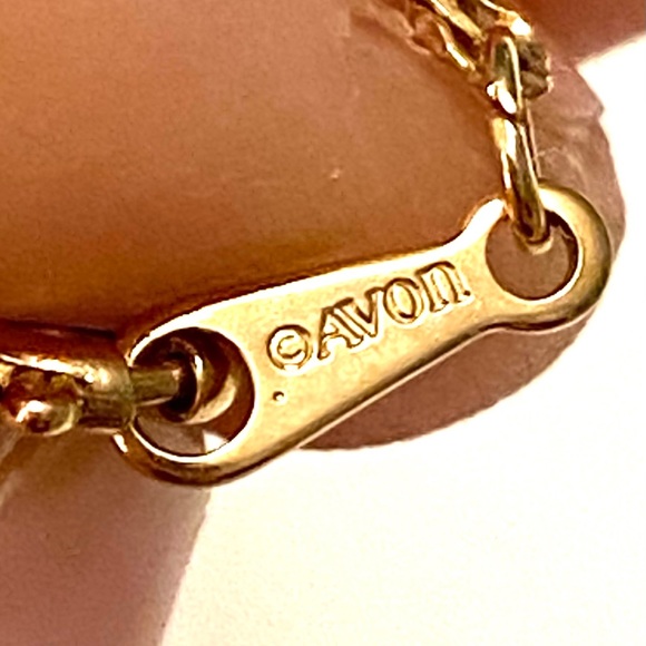 AVON Red Rhinestone Gold Necklace Vintage - Picture 3 of 3